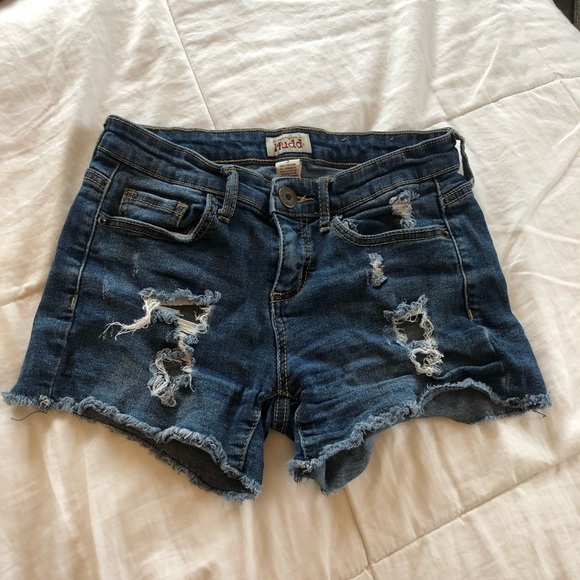 Mudd ripped Jean shorts - Picture 2 of 5